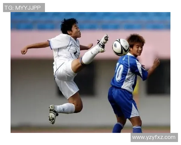 足球明星与中国功夫的完美结合展现运动精神与文化魅力